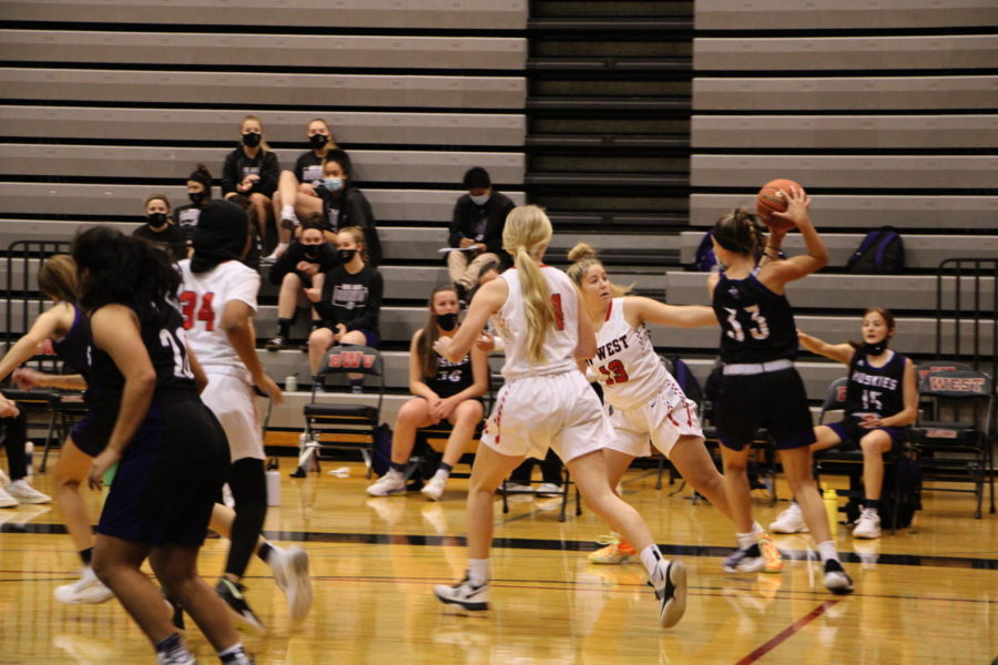 On January 1st, Sammy Houge uses great defense against the Northwest Huskies in the second half!