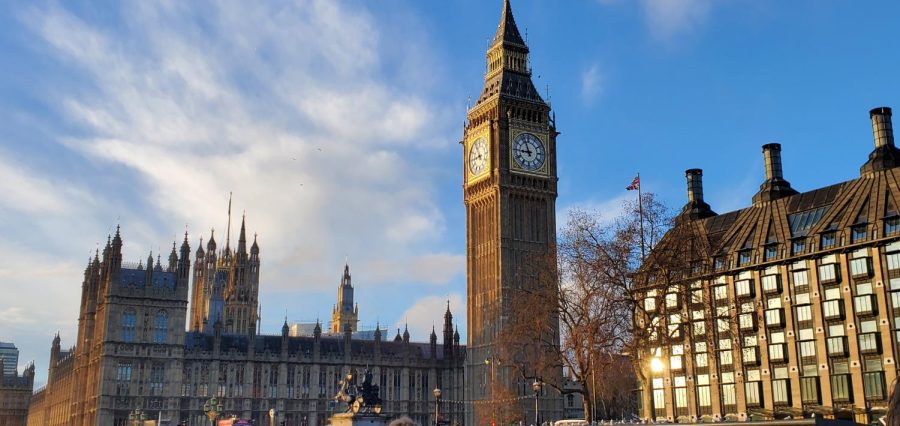 Big Ben and Westminster Castle shine brightly throughout London by the River as a staple of London and Parliment. 