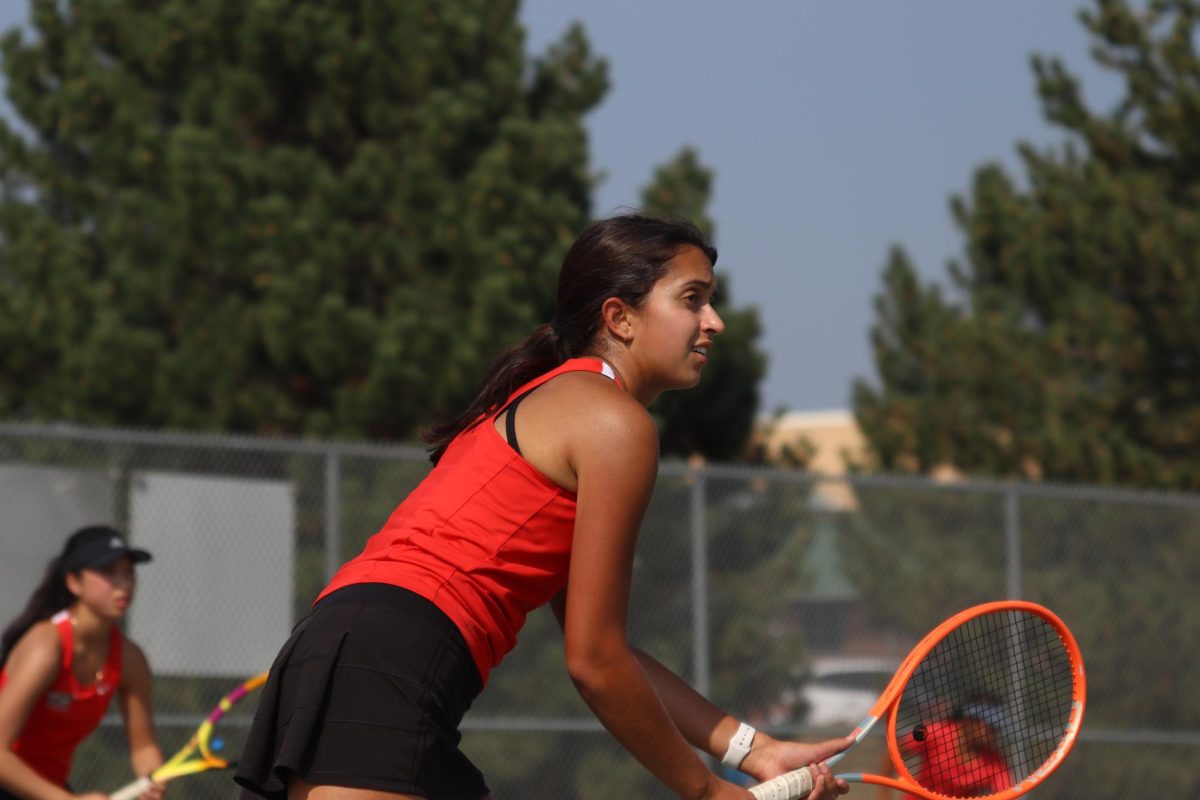 Girls+tennis+had+their+second+match+of+the+season+against+Shawnee+Mission+East+on+Thursday.+%28Photographed+By%3A+Will+Bensman%29